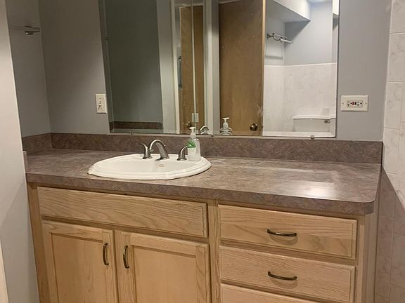 3rd image of 2041 W Farragut Ave APT 2
