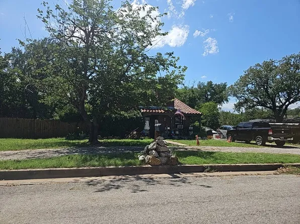2419 NW 3rd Ave, Mineral Wells, TX 76067