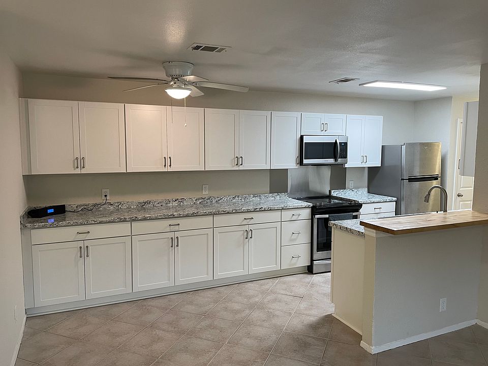 1st image of 8709 Piney Point Dr Unit B