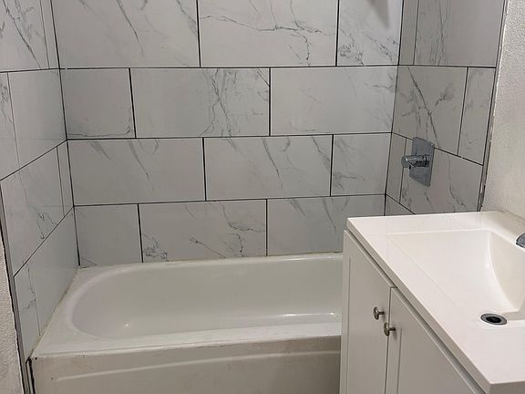 5th image of 6155 39th St APT 1