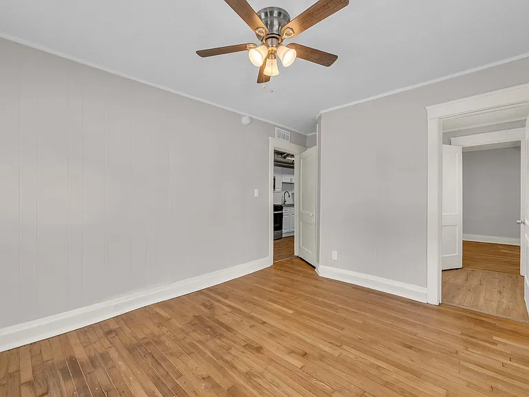 4220 Harrison St — Photo 15