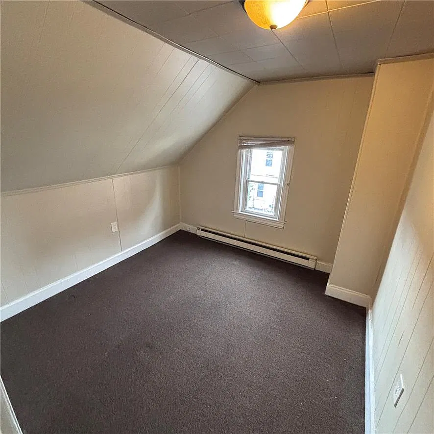 1 bed, 1.0 bath, 450 sqft, $1,250 — Photo 2