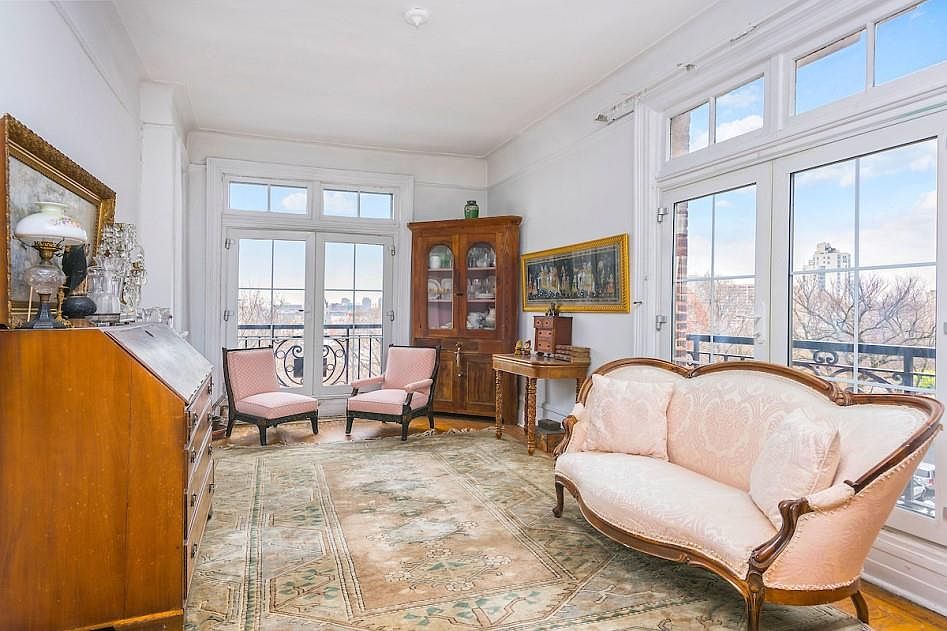 1st image of 401 W 115th St #41