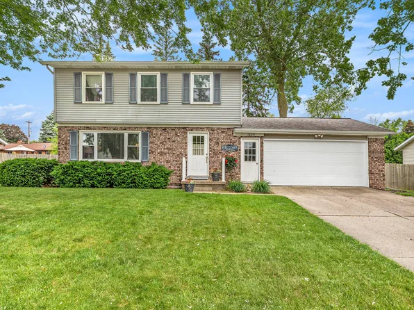 1825 Mapleview St SE, Kentwood, MI 49508