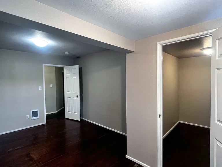 404 Pacific Ave S #A — Photo 16