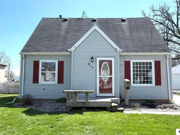 815 16th St NE, Mason City, IA 50401