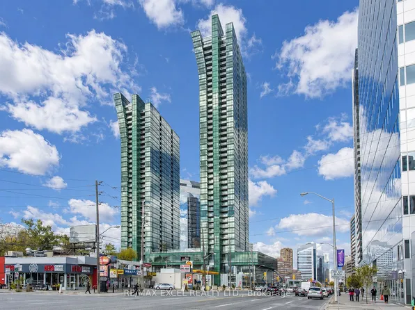 11 Bogert Ave #2403, Toronto, ON M2N 0H4