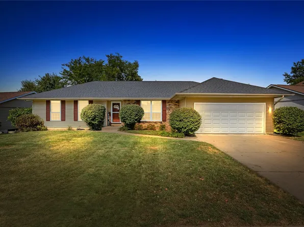 1614 Homewood Ln NE, Cedar Rapids, IA 52402