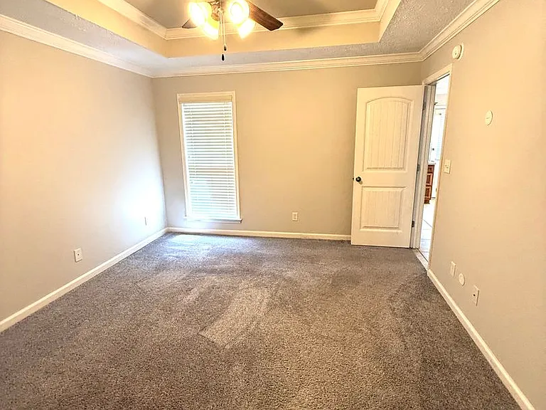 8708 Lindsey Ln — Photo 9
