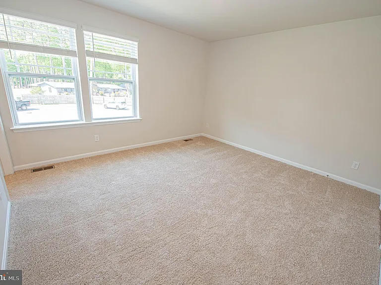 130 Willowtree Ln — Photo 45