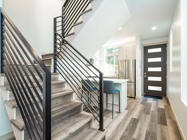 5616C California Ave SW — Photo 11
