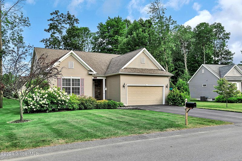 2nd image of 6 Wedgewood Drive