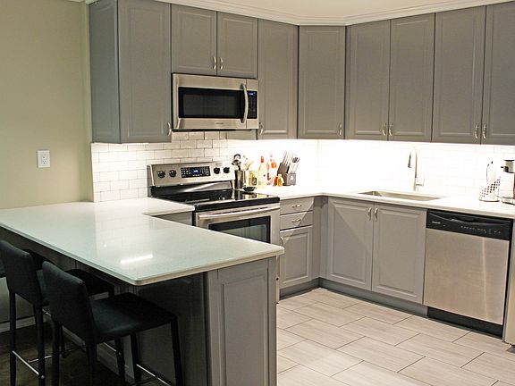 4th image of 250 N Village Ave APT B9