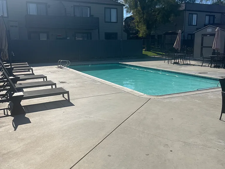 Sunrise Apartments — Photo 7