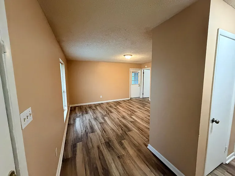 1235 Ponderosa Dr — Photo 3