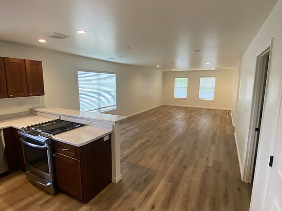 2nd image of 1545 West Ave #1