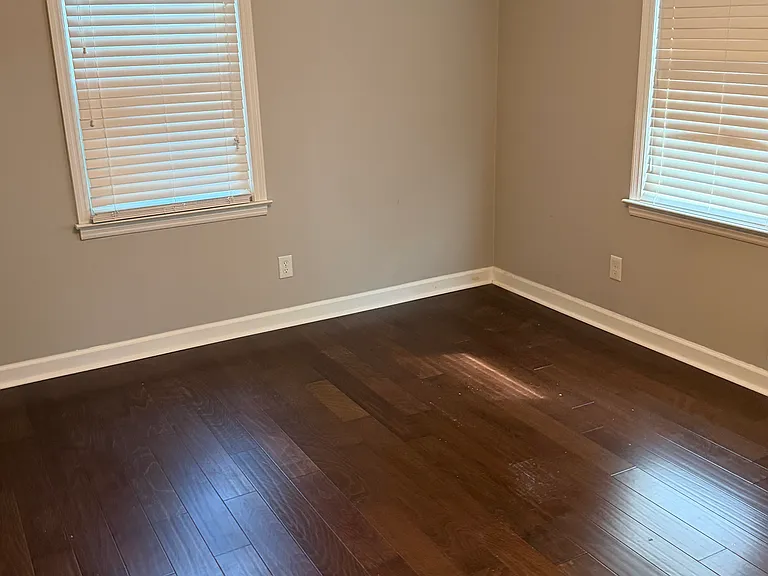 920 Riverview Dr — Photo 6