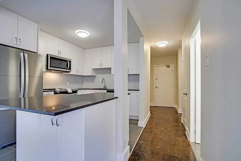 1596 Bathurst St