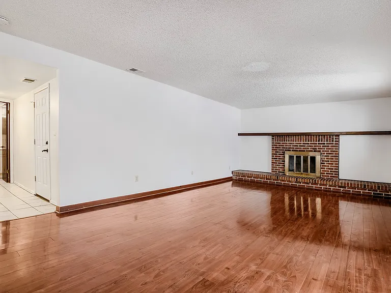14500 E Evans Pl — Photo 6