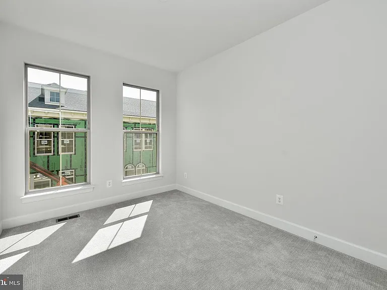 20686 Glenmont Ter — Photo 18