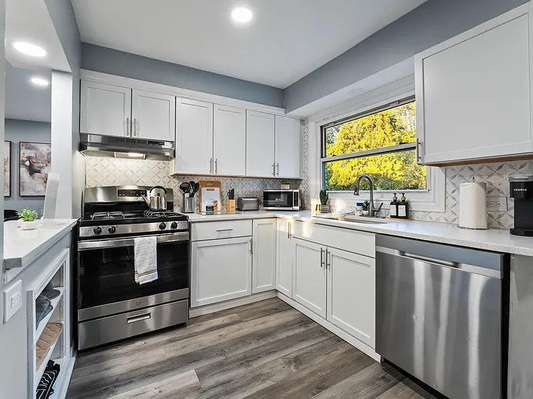 1705 S Highland Ave — Photo 10