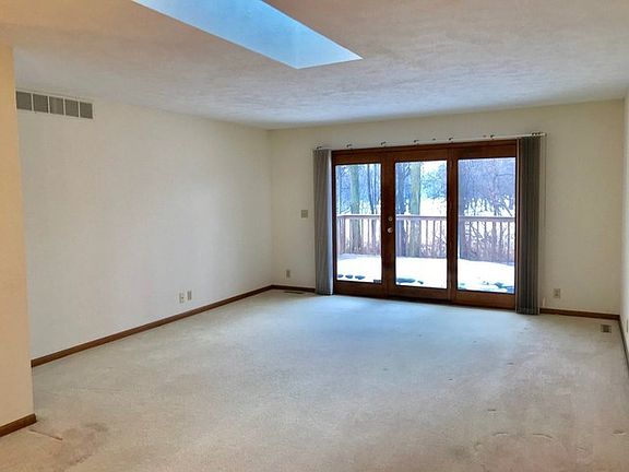 3rd image of 6193 Carriage Green Way #0