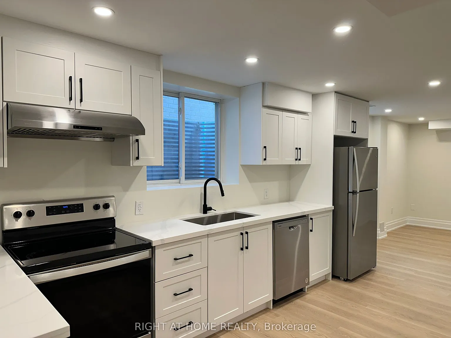 2 bed, $1,800 — Photo 3
