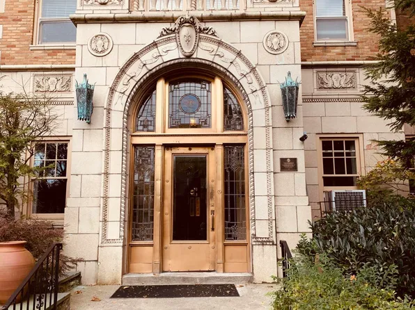 2140 Bonnycastle Ave APT 9D, Louisville, KY 40205