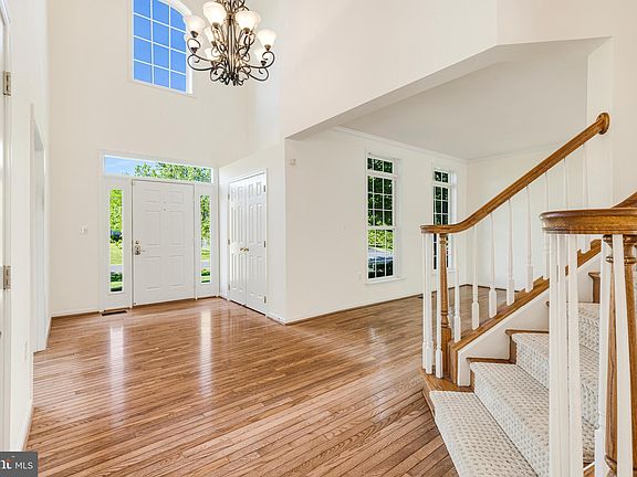 4th image of 44337 Lord Fairfax Pl