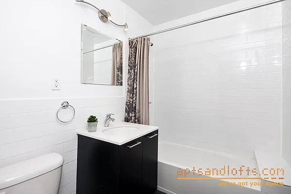 Rented by aptsandlofts.com | media 3