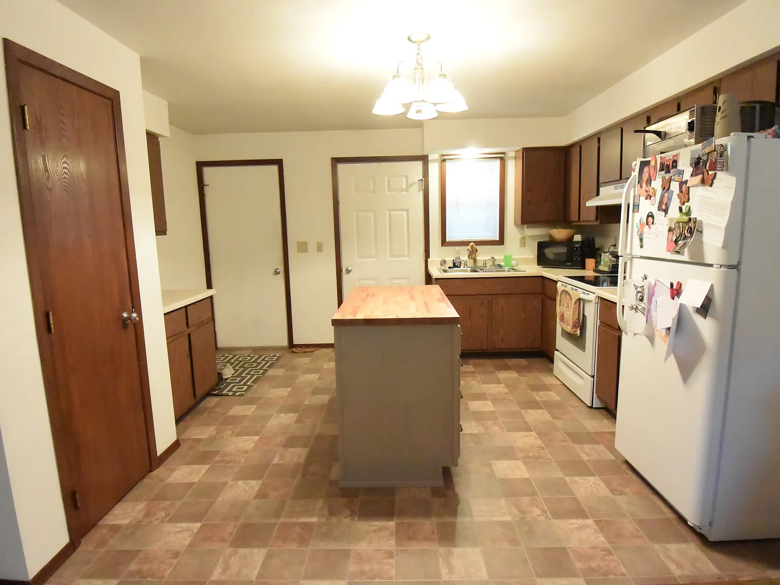 206 - 208 Curtis Avenue - 208 — Photo 3