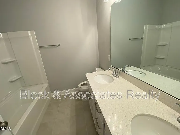 806 Grafton Peak Ln — Photo 17