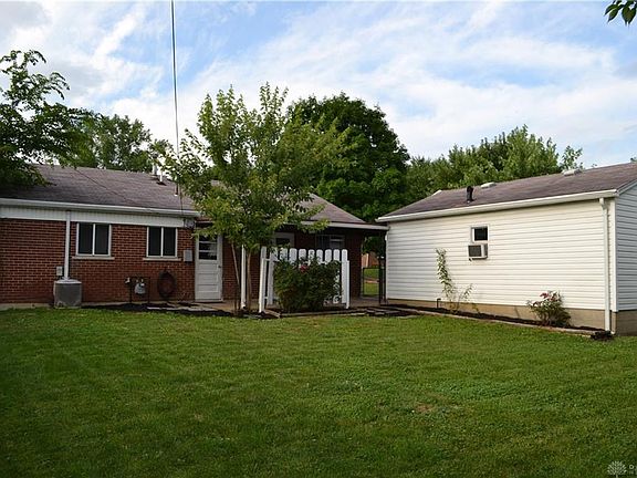 3rd image of 318 Magnolia Ln