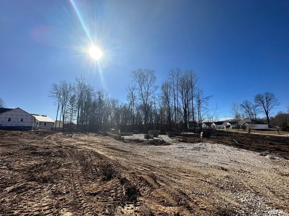 606 E Barton Woods Ln, Ellettsville, IN 47429