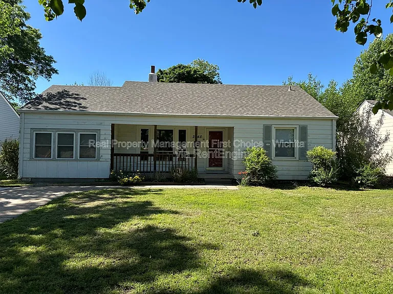 2448 E Aloma St — Photo 1