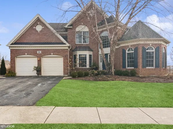 84 Tournament Dr S, Hawthorn Woods, IL 60047