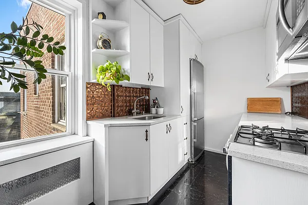 Rented by Compass | media 9