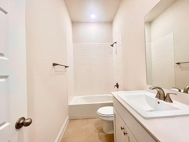 1632 Estivella Dr — Photo 24