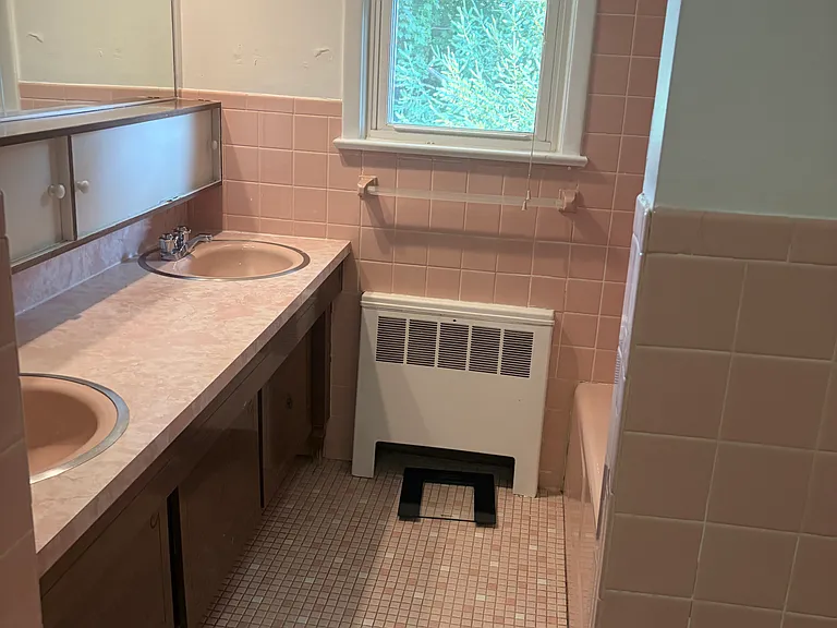 30 Leroy Pl #1 — Photo 7