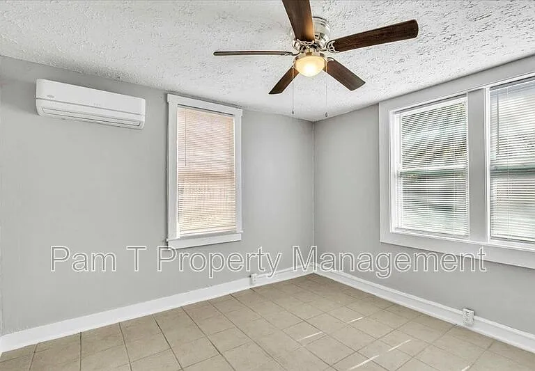 815A E 32nd St #LOWER — Photo 12