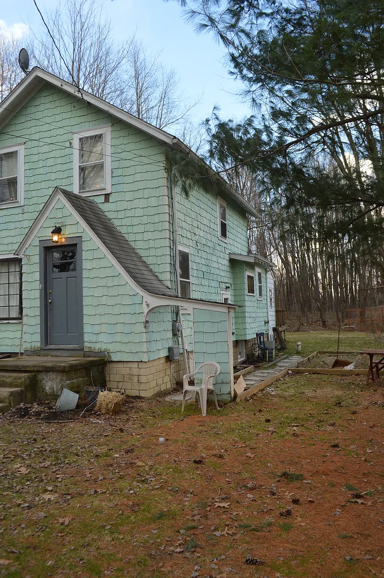 2830 Swinehart Rd photo 1