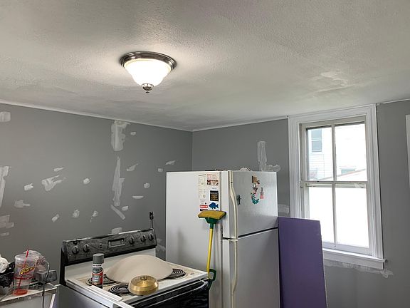 3rd image of 222 S York St