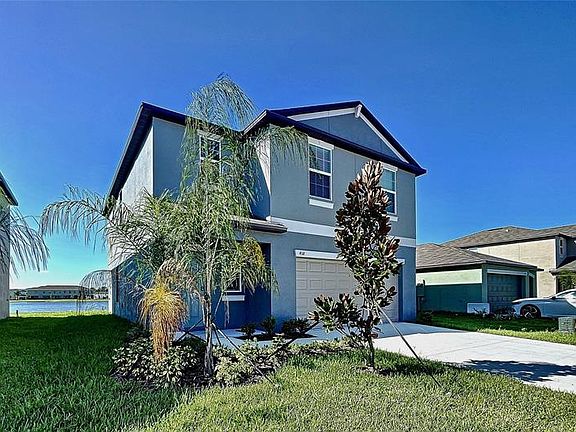 3rd image of 418 Royal Empress Dr