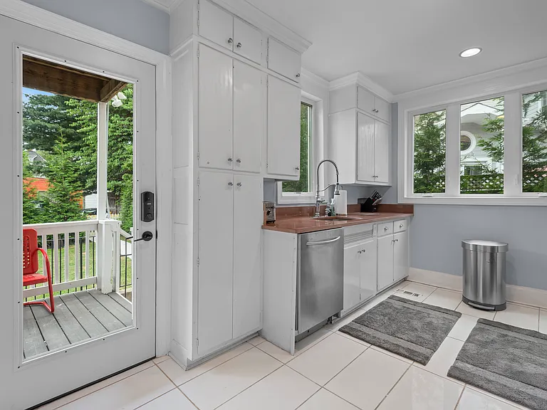3620 Rittenhouse St NW — Photo 10