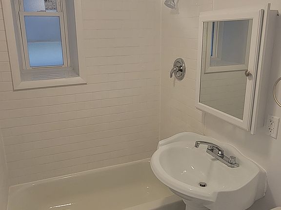 5th image of 563 Central Ave #22