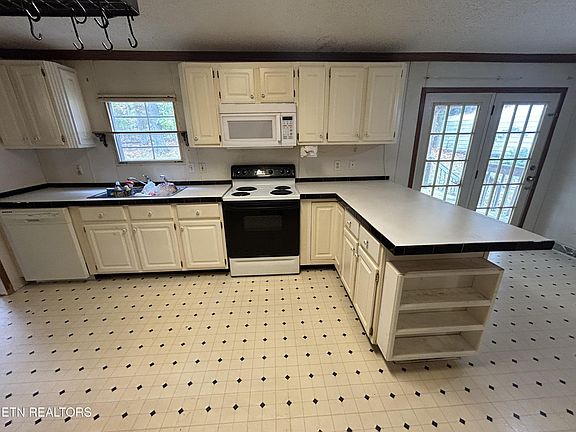 5th image of 147 Windsong Rd