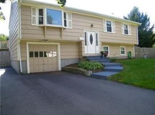 32 Virginia Ave, North Kingstown, RI 02852