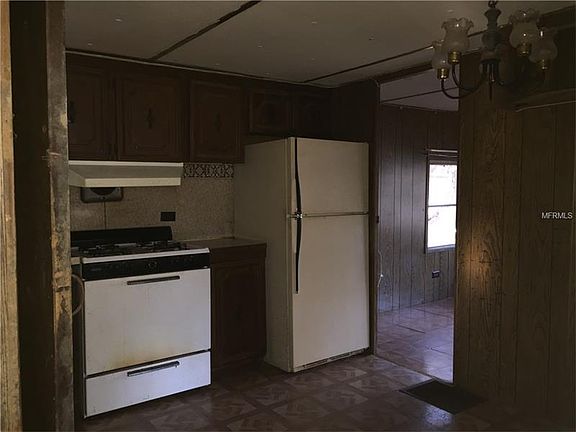 3rd image of 1924 S Mobile Villa Dr