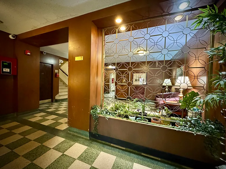 Marshall Hall Apartments — Photo 5