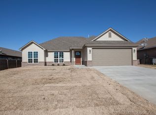 1819 W 57th Pl, Tulsa, OK 74107